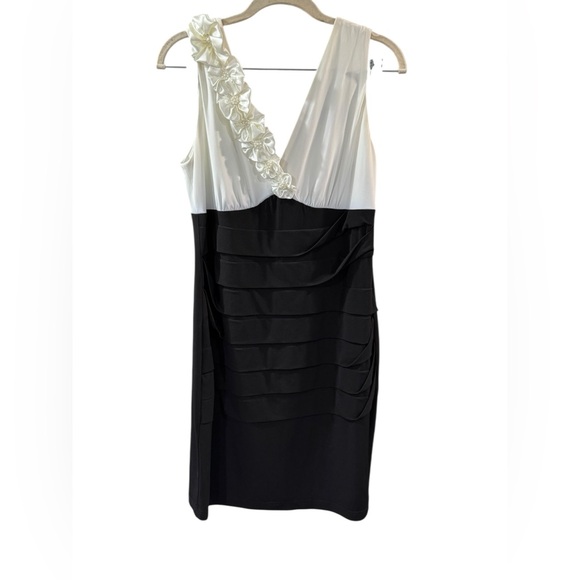 connected apparel Dresses & Skirts - Connected Apparel Black & White Dress